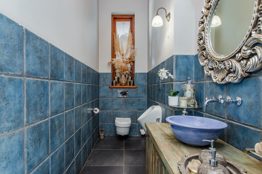 5 Bedroom Property for Sale in Winelands Western Cape